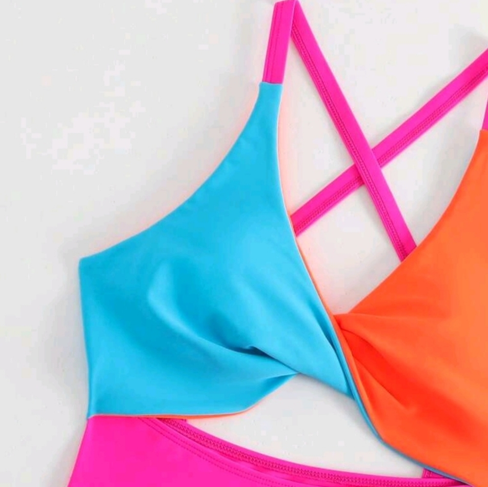 Bathing Suit - Picture 5 of 6